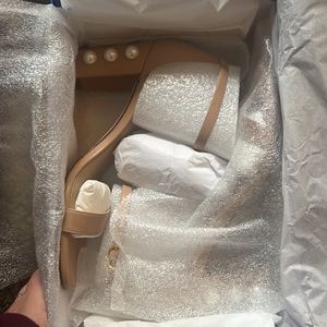 BRAND NEW STUART WEITZMAN PEARL NEARLY NUDE! SZ 8!